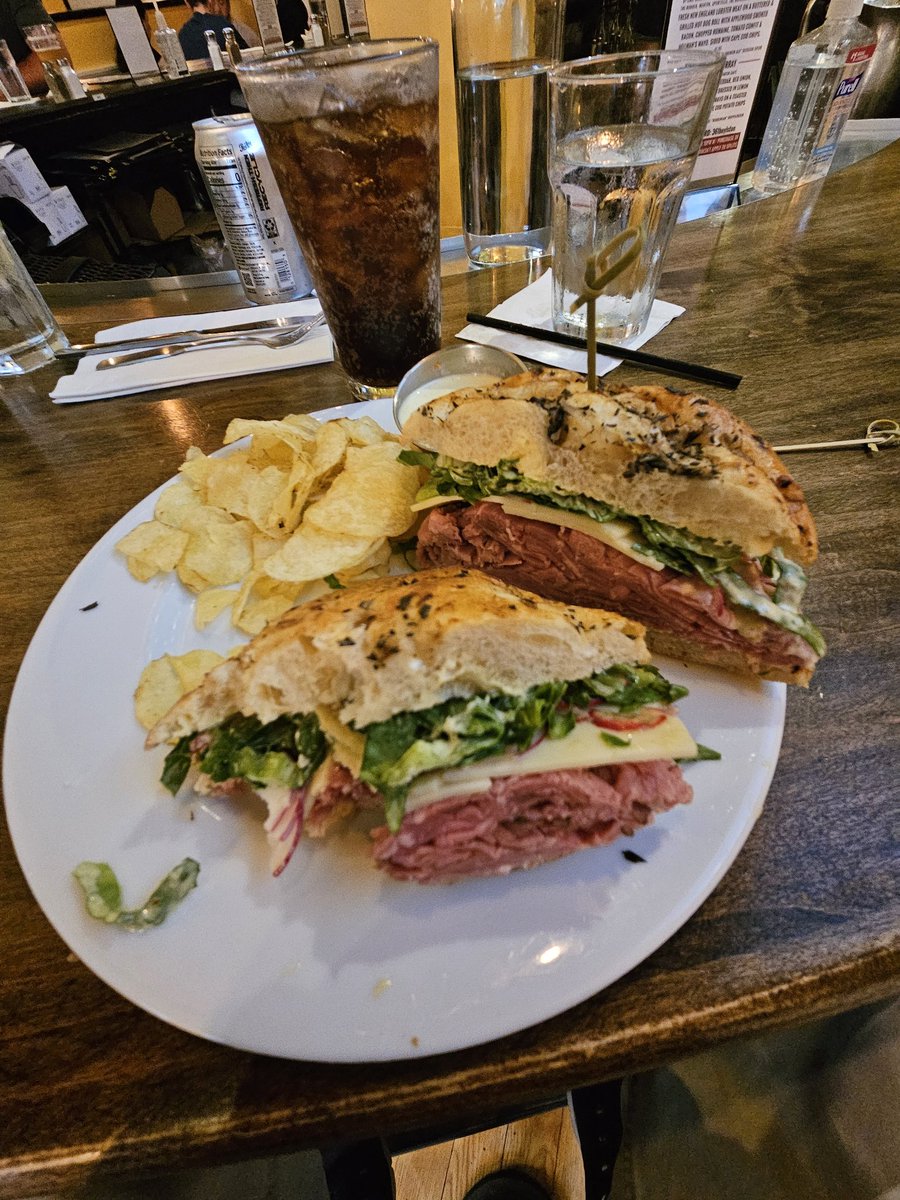 DerekHowl22's tweet photo. @bigjimmurray might be the best sandwich in the city 😋 https://t.co/cu2MLhh40r