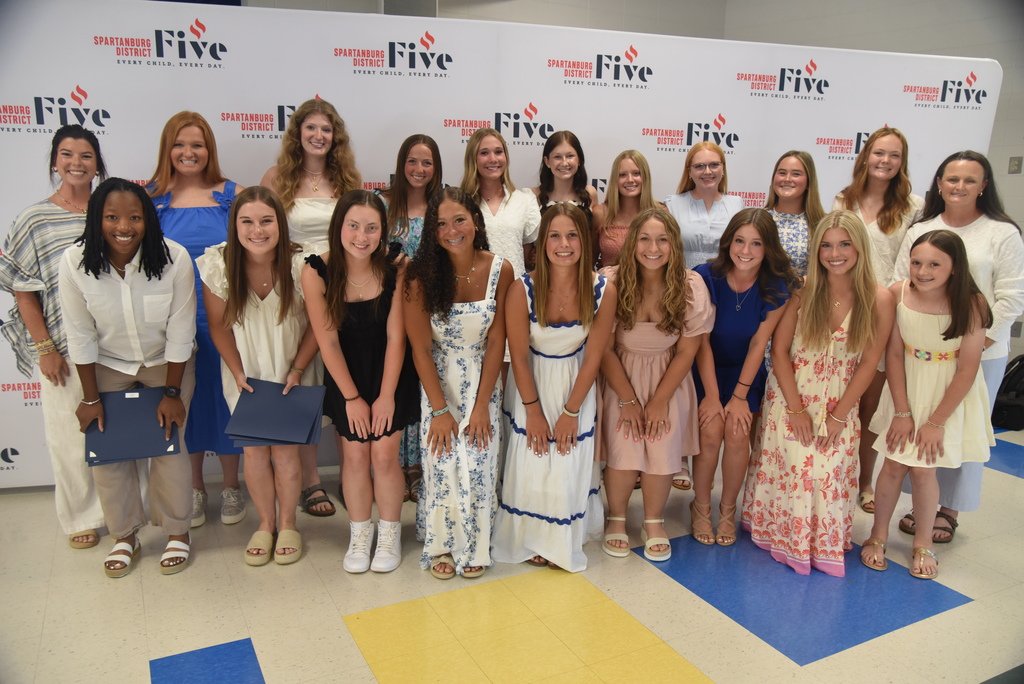 Proud to honor 2 extraordinary teams at our board meeting tonight, who have represented D5 with excellence both on and off the field! ⛳🥎  Congrats to our boys golf team on a stellar season &amp; our STATE CHAMPION Lady Rebels softball team on winning the state title this year! 🎉