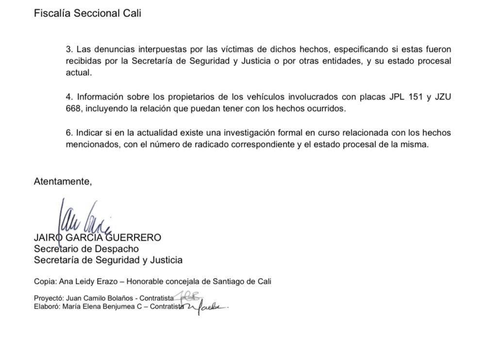 AnaErazoR's tweet photo. El 19 de mayo, hace ya 36 días, ocurrieron dos hechos lamentables de violencia contra estudiantes de la @UnivalleCol, quienes se manifestaban pacíficamente por los feminicidios ocurridos en el campus de Palmira.

Desde nuestra curul interpusimos dos derechos de petición: uno a @SeguridadCali, que sorteó su responsabilidad trasladándola a la @PoliciaCali, y otro a @MovilidadCali, del cual aún no recibimos respuesta.

Han pasado 36 días y el secretario @orozcolgustavo sigue sin informar qué acciones se adelantaron, qué pasó con el conductor involucrado —quien habría comparecido para interrogatorio— y qué medidas se tomaron.

Más allá de que este hecho debería ser competencia de la @FiscaliaCol, lo preocupante es la total ausencia de liderazgo por parte de la Alcaldía de @alejoeder: no hubo pronunciamientos, ni recompensas ofrecidas por @JGarciaG1, ni respuestas concretas por parte de @orozcolgustavo.

Más rápido se terminó yendo el alcalde a sus merecidas vacaciones que alguna novedad frente a este hecho que hasta ahora goza de total impunidad.