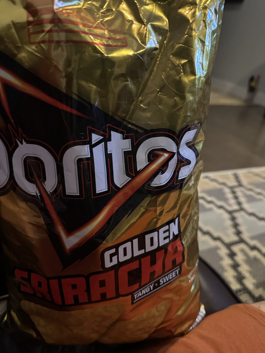 These ⁦<a href="/Doritos/">Doritos</a>⁩ are no joke. They lure you with their glitter gold bag and then incinerate your esophagus! 🔥🔥🔥🔥 #Costco