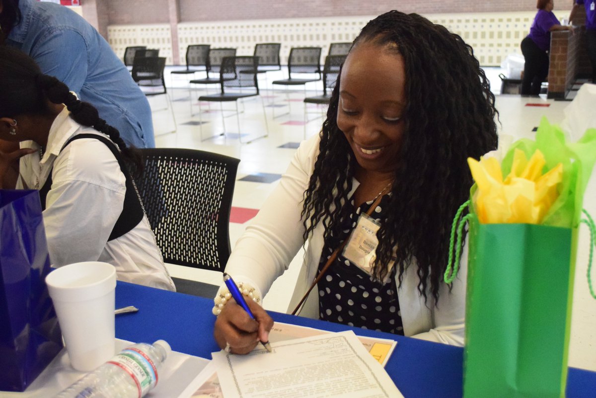 The first ever PPS Teacher Signing Day was a huge success! Teachers joining the PPS family for the 2025-26 school year were greeted by their principals and senior division leadership to celebrate their decision to join the PPS family! See more photos of the joyous occasion here: