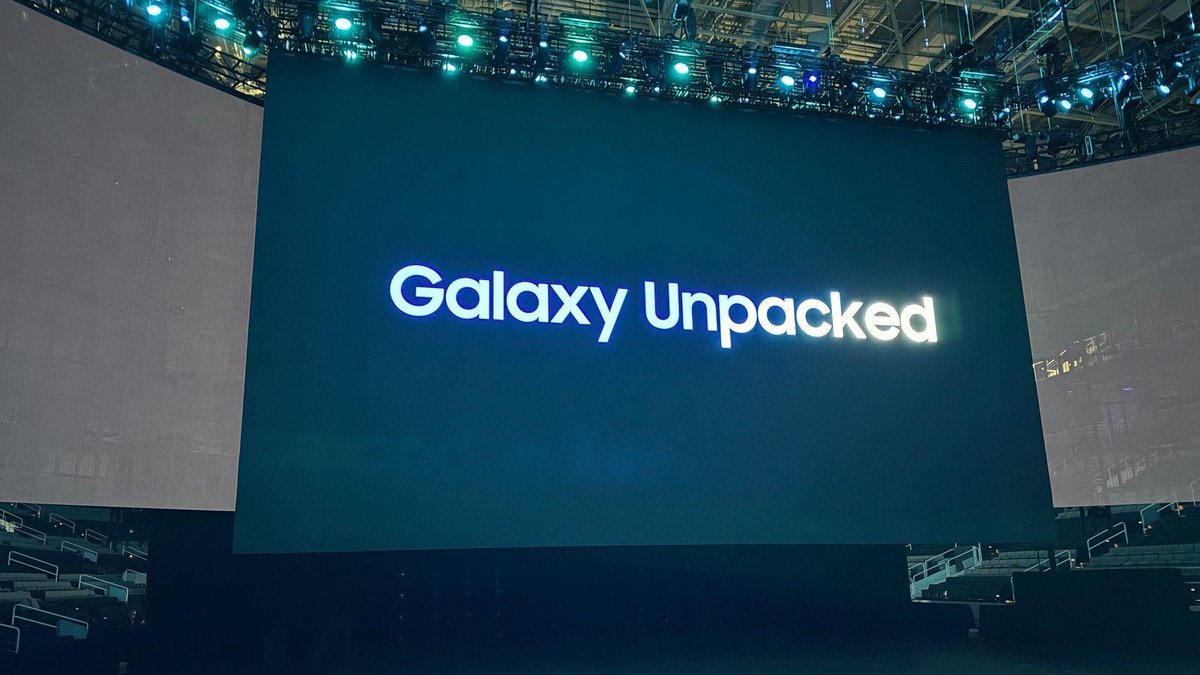 Reserving on Samsung.com or the Samsung Shop app gives you a $50 Samsung credit, triple reward points on your pre-order purchase, and entry into a sweepstakes for $5,000. Visit the site here howl.link/qf9x208qsgley