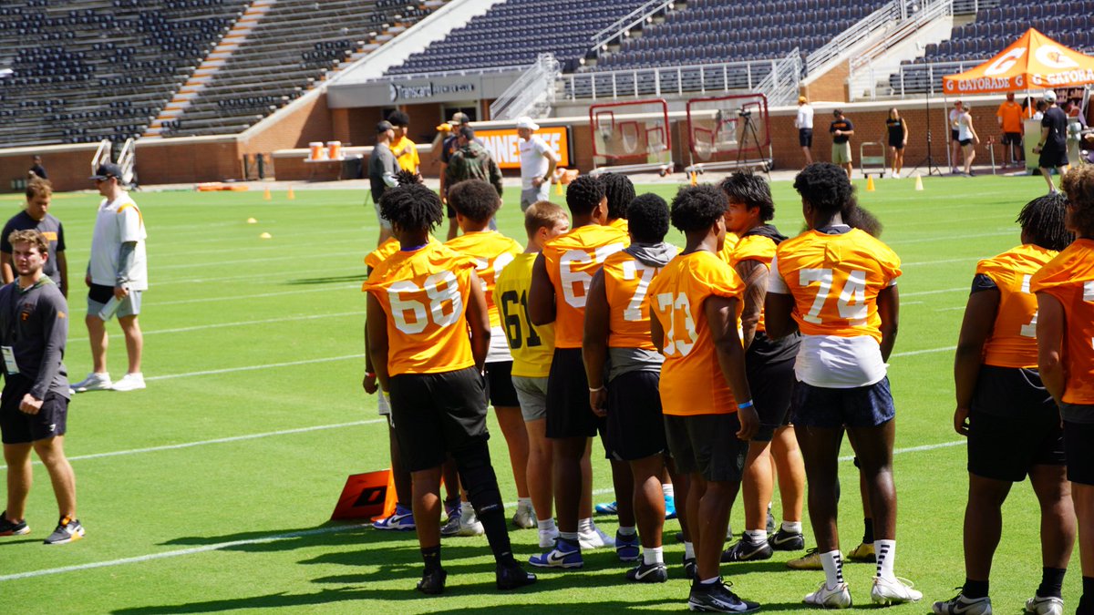 ChaseFosterII13's tweet image. Last camp @Vol_Football and it was gr8🍊Getting better and building relationships.Can’t wait to go back for a game❕🔙 to grind szn 🦾 @LevornH @coachg76 @Ruzic_Steven @coachjoshheupel @CoachTimBanks @DutchtownFB1 @kevontglenn @EricSwinney @TOTAL_ATHLETE @RecruitGeorgia…