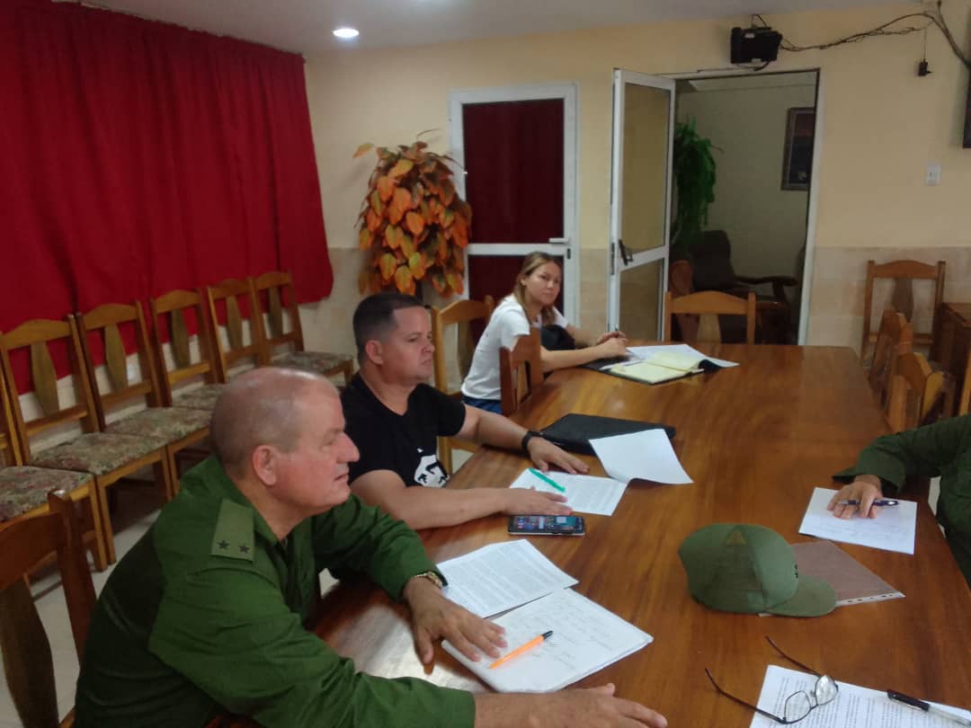 CubaCivil's tweet photo. #Cuba El GD Ramón Pardo Guerra sostiene encuentro con el  Presidente de la Asamblea y el Intendente del municipio Los Palacios, los temas tratados giraron en torno a los preparativos  para enfrentar la Temporada Ciclónica,la sequia y la situación sanitaria. https://t.co/C81m2txuB8
