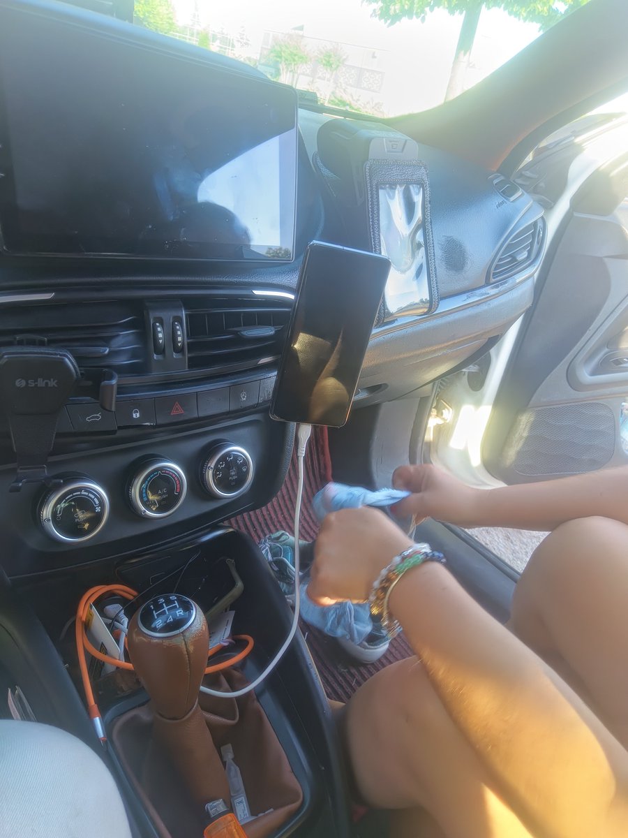 Harika bir haz hem sabah hem halka açık hem de arabada:))