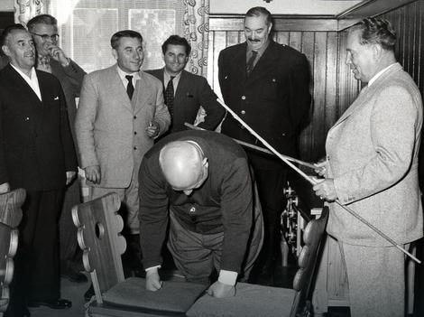 zkusovac's tweet photo. How to treat Russians. 
Jedini način sa Rusima. 
Tito &amp; Hruschov 1956. https://t.co/Bfb52gh74f