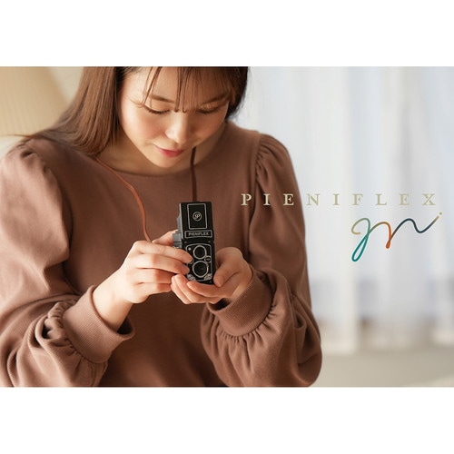 kenkoweb's tweet image. 📸✨NEW ITEM✨
【人気商品再入荷】PIENIFLEX M トイカメラ📷
二眼レフ風デザインが可愛い😍
液晶モニターを上から覗いて撮影できるよ！1:1スクエアフォーマット対応🎞️
ネックストラップ付きでお出かけもラクラク✨
お部屋に飾っても可愛い💕ギフトにもオススメ🎁
二眼レフスタイルを気軽に楽しもう！