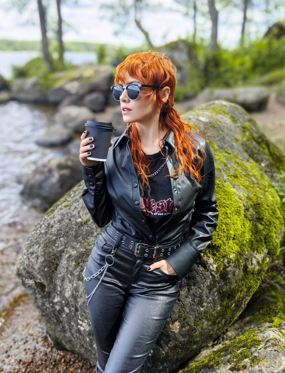 Холодное лето, однако, но держимся.