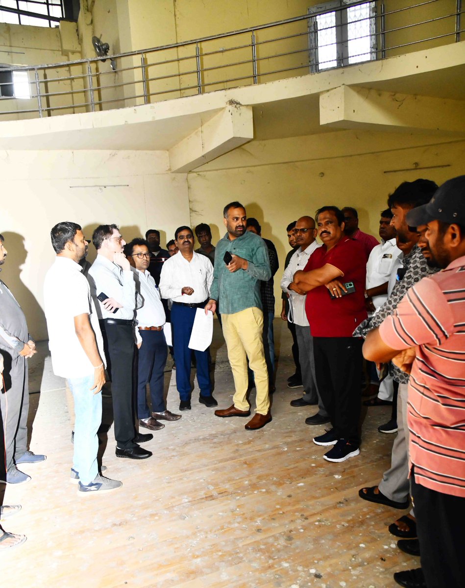 CommissionrGHMC's tweet image. Inspected Katedan Sports Complex today along with AC (Sports), CE (Maintenance), ZC @ZC_Charminar, and other senior officials to review ongoing works and enhancements to the sports infrastructure and timely completion.
#Hyderabad #SportsDevelopment #Ghmc #Telangana…