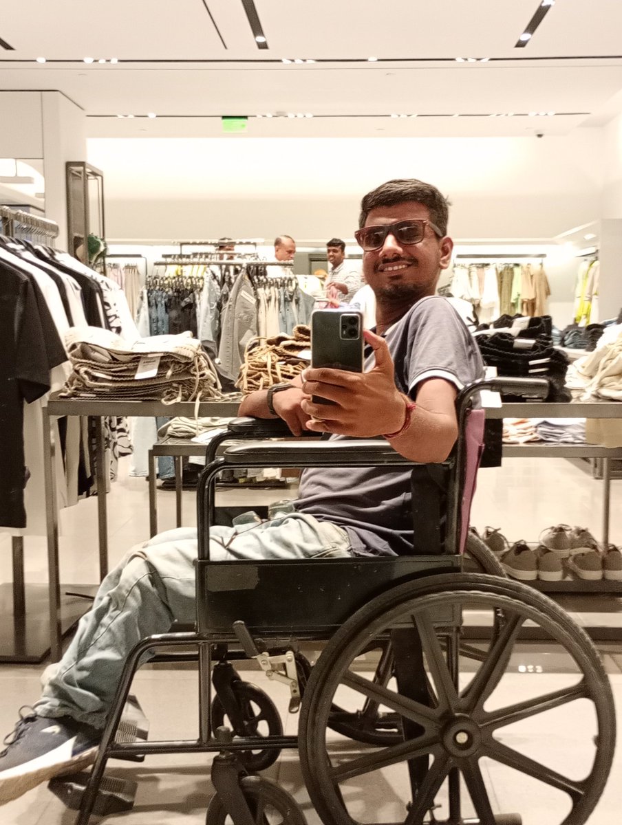 Breaking_Amar's tweet photo. Wheelchair pe hoon, par jazba aasman chhoota hai,
Jo duniya sochti hai, usse mujhe kya lena dena?
Farq toh tab padta hai,
Jab main khud ko khush na paaun zindagi ke aaine mein.
– Main hoon wo, jo haar nahi maanta 💪
#DisabledNotBroken #ZindagiGulzarHai #Inspiration #SelfBelief https://t.co/Yzehr4gn6O