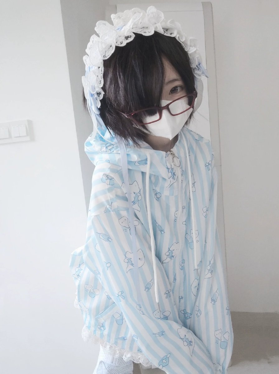 honeywardrobe07's tweet image. &amp;lt;New In&amp;gt; 

This Tenshi Kaiwai-style UV jacket prints ghost &amp;amp; syringe motifs over candy-blue stripes—it's a spooky-cute statement made just for pastel angel girls! 👻💉🍬

Purchase at: honeywardrobe.com/collections/20…

#TenshiKaiwai  #BlueJacket #UVProtectionJacket #天使界隈 #水色界隈