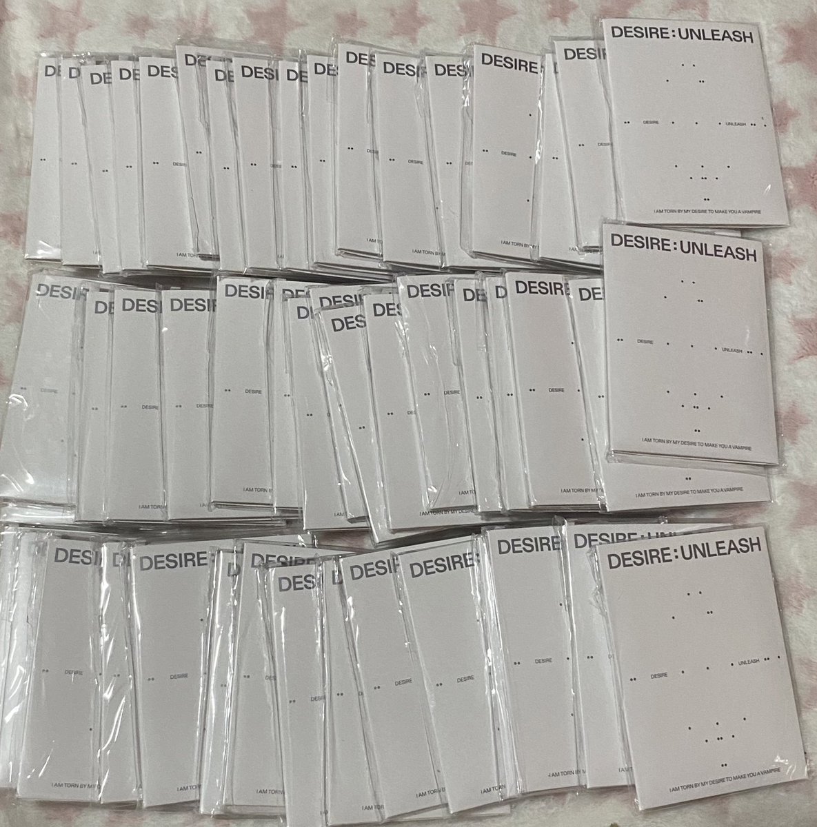 vjscart's tweet photo. ꒰#vjsupdates꒱
Sealed Desire : Unleash Weverse Version
— arrived at ph add ! shipment today for paid buyers https://t.co/PozdLcU5Uk