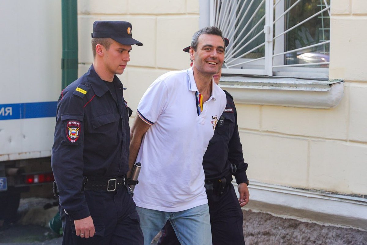 Суд не стал освобождать из колонии экс-депутата Приморья Артема Самсонова, несмотря на его онкологическое заболевание

Ленинский районный суд Владивостока отклонил (t.me/samsonov_a_a/2…) ходатайство тюремной больницы об освобождении бывшего депутата Законодательного собрания