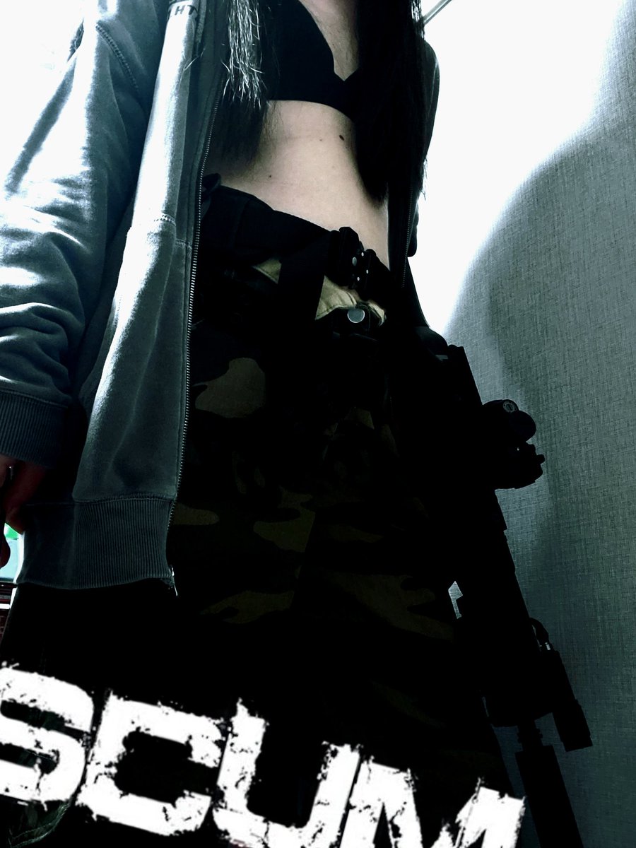 poniteojisan's tweet photo. #SCUM
 #UMP45
V1.0記念 https://t.co/5v25OSSleF