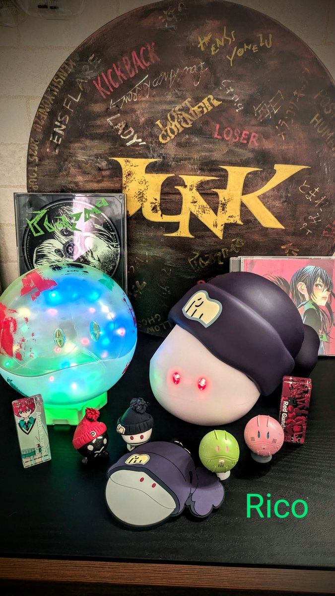 srhk0314's tweet photo. 米津ハロとハロスピーカーを並べてみたよ🙌
お目々きらりん✨✨✨
米津ハロinハロは叶わなかった💦
（3枚目参照）
オブジェとしては最高に可愛です(⁠✯⁠ᴗ⁠✯⁠)笑

#米津玄師　#PIazma　#ハロ
#ジークアクス　#GQuuuuuuX

スピーカーの機能性については
リプに笑 https://t.co/fgl3yNtVY7