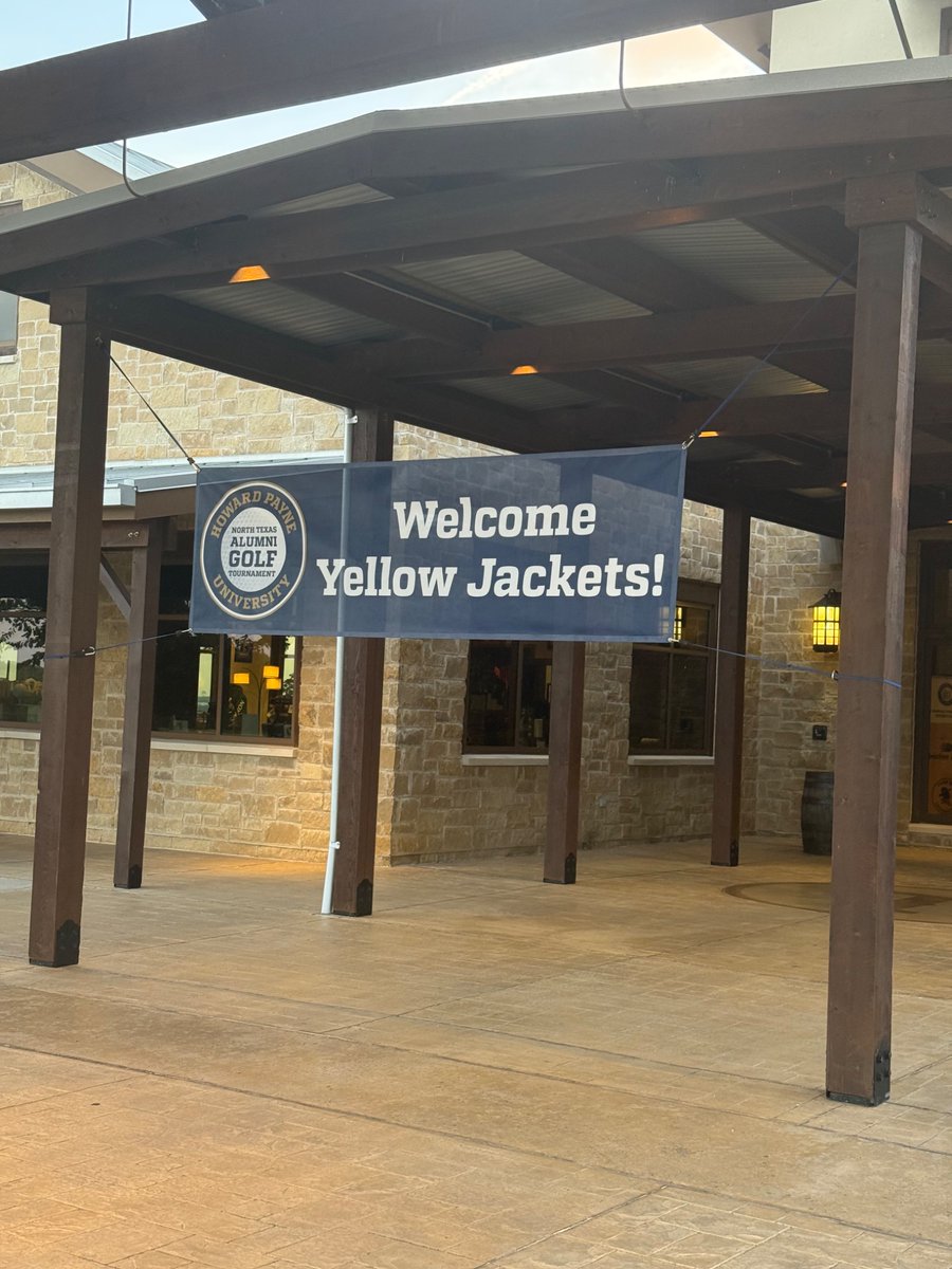 CoachGipson11's tweet image. What a day! Started at the Texas Rangers golf club with the HPU Alumni Golf Tournament, went to H-Town where they showed up and showed out - unbelievable camp! 2 more opportunities - bEASTtexas and DFW!

#StingEm