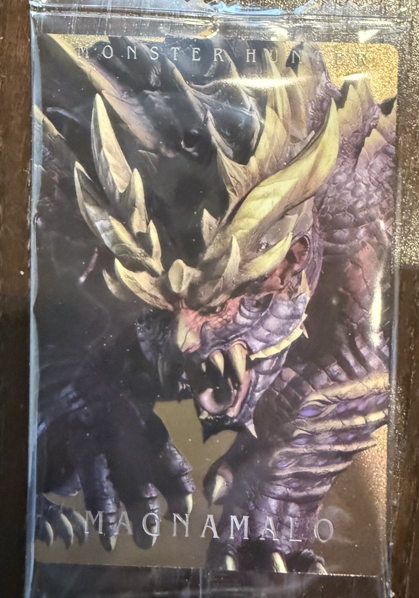 comiyam's tweet image. 昼食後、買い置きしてたミャクミャクカステラが賞味期限切れそうで、モンハンウェハースと一緒に。
今日はマガイマガドでした。マガドって誰かに似てると思うんやけど…こんなおじさんいそうなんやけどな…
今日も美味しくいただきました✨
#モンハンワイルズ 
#MHWilds 
#MH3rd 
#バンダイ