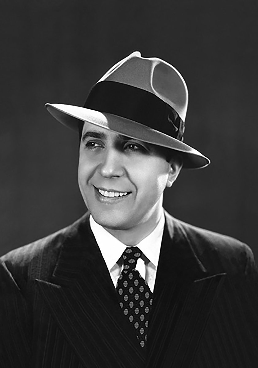 UruguayVN's tweet image. Carlos Gardel (1887-1935). Homenaje al excepcional cantor de tango en el 90° aniversario de su fallecimiento y cuya voz fue inscripta por la UNESCO en el Registro Internacional del Programa Memoria del Mundo en 2003 y en el Registro Regional para América Latina y el Caribe en…