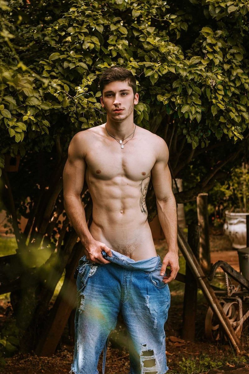 BlackOnyx ~ Handsome files

Raul Leonardo