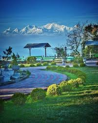 chang_le_17's tweet photo. The weather in Darjeeling after the rainfall—so green, so fresh, and unbelievably romantic. 🌿🌧️✨
Nature's way of falling in love all over again. 💚⛰️ #DarjeelingDiaries #PostRainMagic https://t.co/eyHviiXhm8