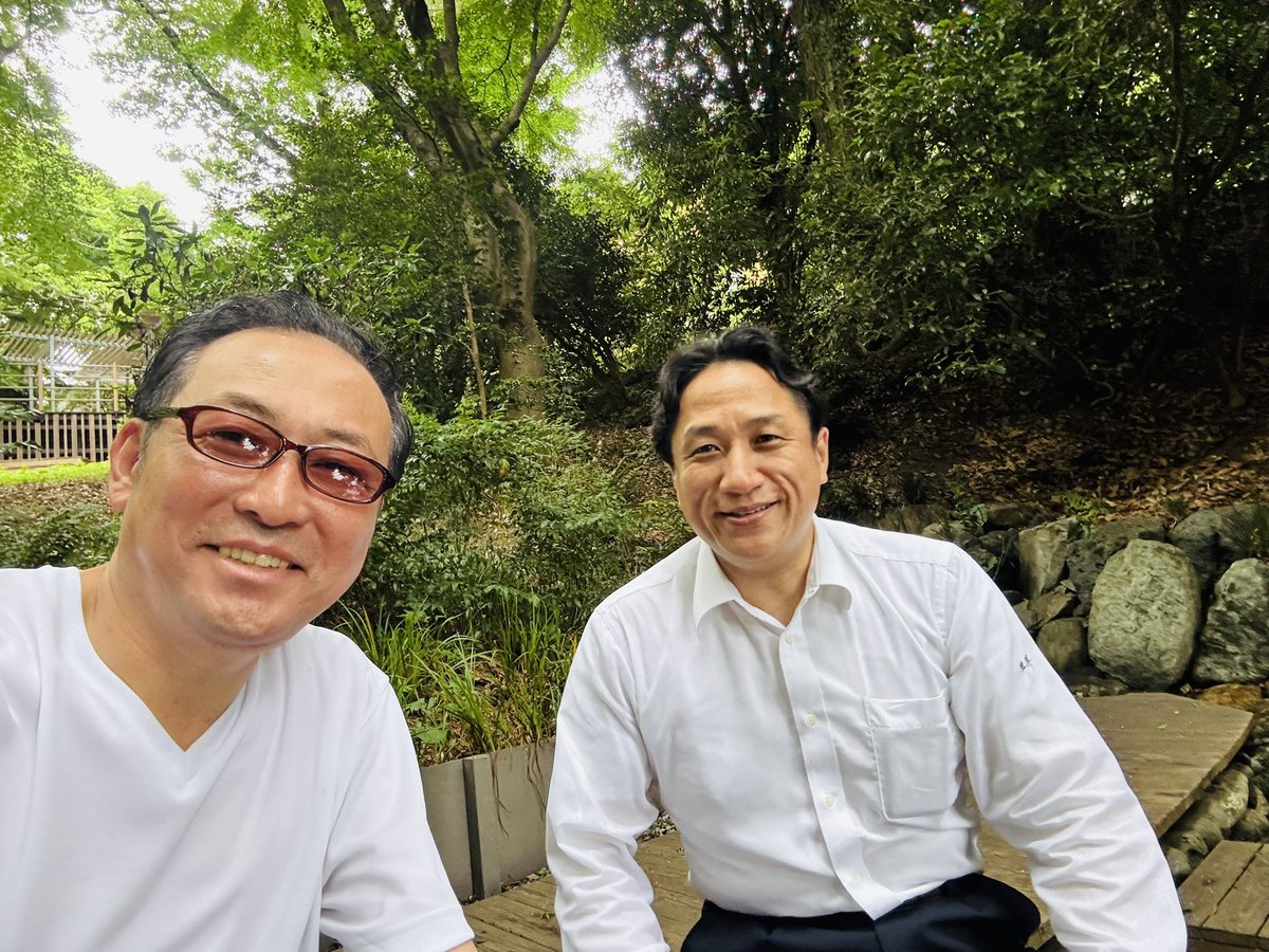 急遽ふたりの母校に凸撃ライブ！懐かしいあれこれが胸にジーンと来ましたよ。最後は思い出の新次郎池の湧水で涼みました😍 <a href="/KawadaOffice/">いのちを守る参議院議員川田龍平🐲「高齢者の予防接種は危ない」発売中！</a> 

【緊急ライブ】都議選ショック(川田龍平×石田和靖) 
youtube.com/live/TpxAdWAZZ… <a href="/YouTube/">YouTube</a>より