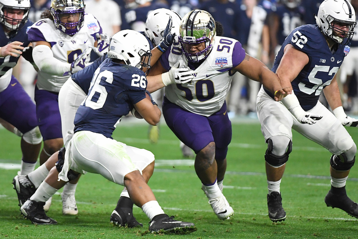 ta_amilo's tweet image. #AGTG Wow! After a great conversation with @CoachJeddFisch I am thankful and beyond blessed to receive an offer from THE University of Washington!! Thank you @UW_Football for believing in me! #PurpleReign 
@CoachKaufusi @CoachKoRush @RealMG96 @Coach_Walters @CoachCRAW