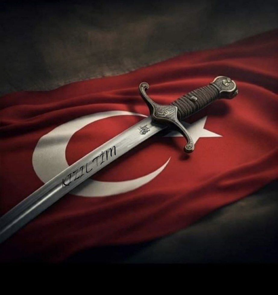 Gökkubbeye yükselen şu nurlu ezanların hürmetine Mescid-i Aksa’nın etrafına çekilen siyonizmin zincirlerini kırmamızı, ardından da Ayyıldızlı Bayrağımızı ilk göz ağrımızın önüne dikmemizi nasip eyle YA RAB! 🤲🇹🇷

Kelime-i Tevhid Sancaktarlarını mansur ve muzaffer eyle YA RAB! 🤲
