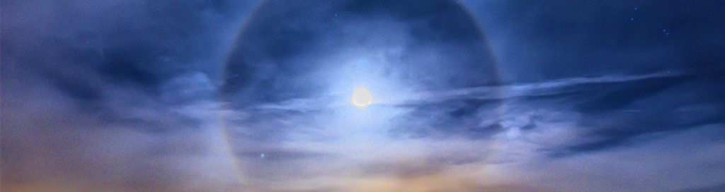 drSpace's tweet image. This week on Hearts of Space : 'ATMOSPHERIC' — an airy, timeless, immersive electronic journey. Music is by KIT WATKINS, JACK HERTZ, CRAIG PADILLA, ROBERT SCOTT THOMPSON, ALPHA WAVE MOVEMENT, and DARSHAN AMBIENT. bit.ly/HoS-1105R