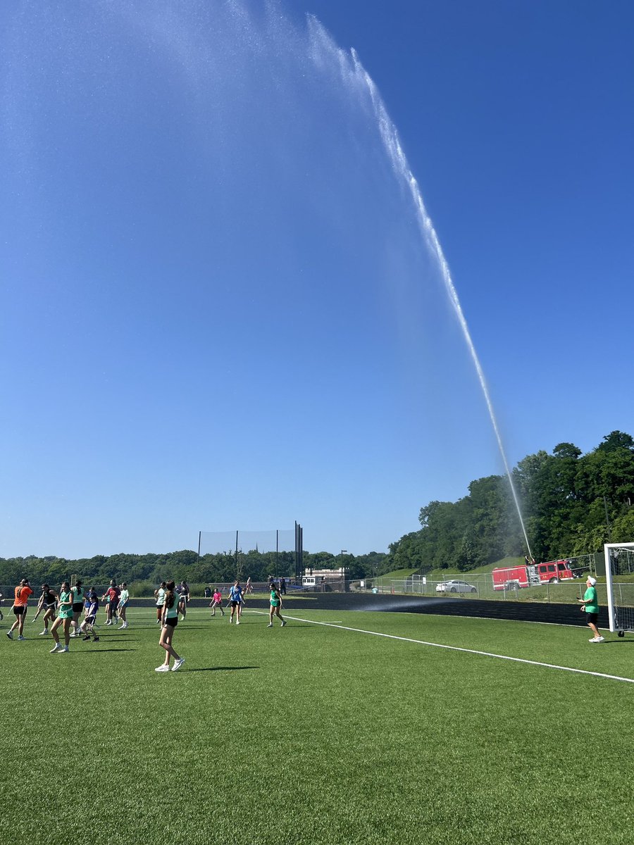 Thank you to Cincinnati Firehouse 24 for stopping by Flag Football Camp and keeping these athletes healthy and safe during these hot summer days 🏈💚

#GoSaints