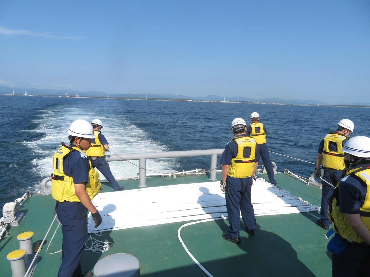 酒田海上保安部 は、酒田市と離島の飛島を結ぶ定期船「とびしま」が