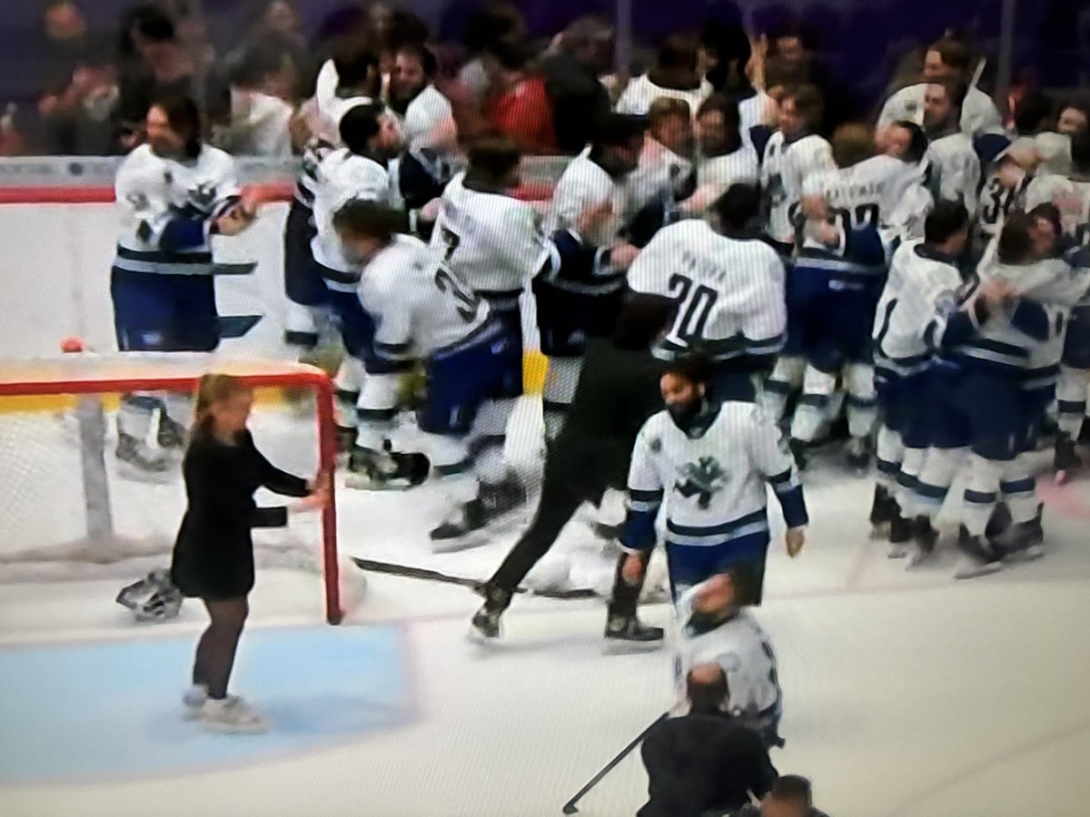 Congrats to fmr <a href="/MinnStMHockey/">Minnesota State Hockey</a> standouts Akito Hirose and Nathan Smith with <a href="/abbycanucks/">X - Abbotsford Canucks</a> capturing the Calder Cup tonight as AHL Champions.