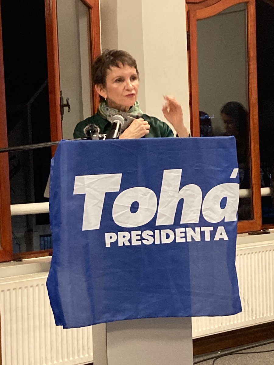 Alfonso De Urresti (@adeurresti) on Twitter photo Claridad y contundencia en intervención de <a href="/Carolina_Toha/">Carolina Tohá</a> en Valdivia. Enorme alegría con la presencia unitaria de las 12 comunas de la región de los ríos #Tohapresidenta Claridad y contundencia en intervención de <a href="/Carolina_Toha/">Carolina Tohá</a> en Valdivia. Enorme alegría con la presencia unitaria de las 12 comunas de la región de los ríos #Tohapresidenta