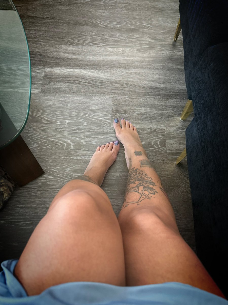 Time for a new pedicure 💅🏽 Trying to decide what color I want to do. Cough up $88 for me to beautify my toes

ᶠⁱⁿᵈᵒᵐ •ᶠᵉᵐᵈᵒᵐ • ᵇⁿʷᵒ • ᵉᵇᵒⁿʸᵍᵒᵈᵈᵉˢˢ • ˢᵖᵒⁱˡᵉᵈ • ᵇˡᵃᶜᵏᵍᵒᵈᵈᵉˢˢ• ᵖᵃʸᵖⁱᵍ • ʰᵘᵐᵃⁿᵃᵗᵐ • ᶠᵉᵉᵗ