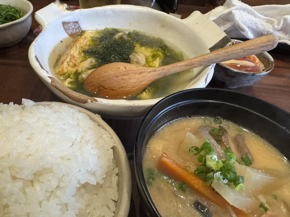 donkun09's tweet photo. @toshihilog 豚汁の具が大きくて食べ応えあり良かった
#家和らぎ
#朝食 https://t.co/5AcGXzhn8A