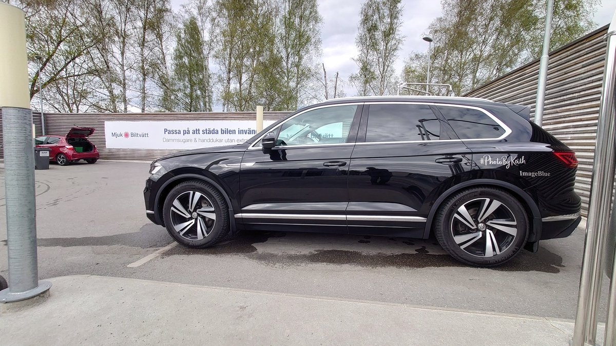 Helgfin bil igen!

#PhotoByKeith #Touareg #BlackCar #Thunder #BLKCAR #MjukBiltvätt #BlackPearl at Mjuk Biltvätt in Täby - swarmapp.com/user/5098520/c…