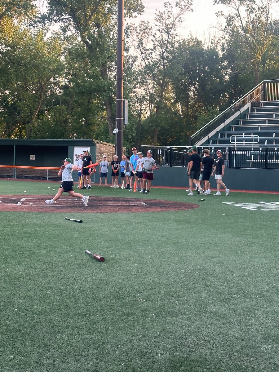 WFPatsBaseball's tweet photo. A few of the 12s and Pats putting in extra work on an off day. #NoSubstituteForHardWork #WestFargoBaseball https://t.co/gKKBywY8jF