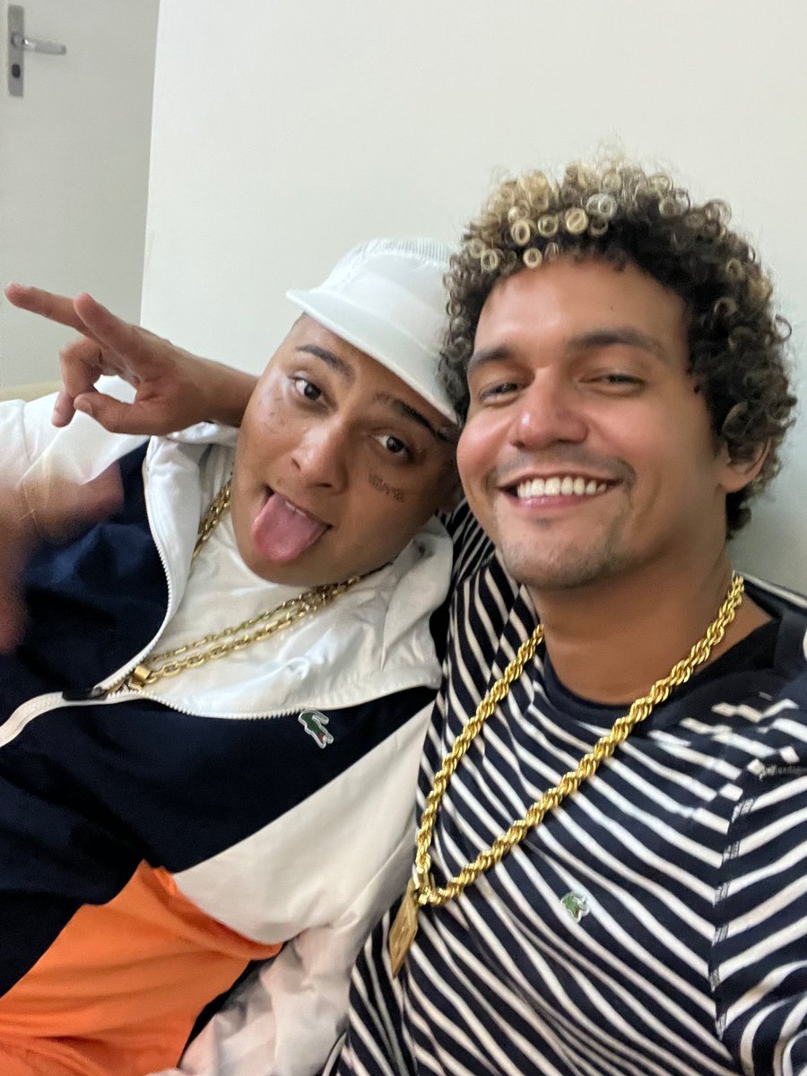 EdsonNem1's tweet photo. Mc professor &amp; mc estudante https://t.co/af1jETcxQq