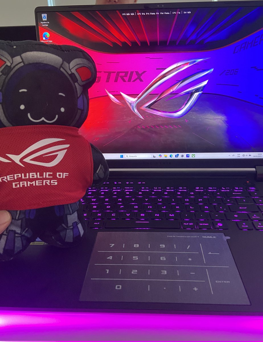 DaimonJS77's tweet photo. ASUS nos presenta su nueva ROG STRIX SCAR 16 y 18. 🔥 Procesador INTEL CORE ULTRA 9, 64 GB RAM y hasta 2 GB de memoria SSD. 🌟
@ASUS_ROG @ASUS
#gaming #eSports #rogasus #asusrogstrix #strixscar #gamers #PCGaming #pc #CDMX
@TaggedMx #TXGGames https://t.co/7NCuZFzsIb