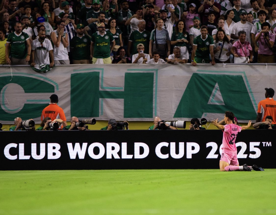 miamifutbolmls's tweet photo. An image that will be shown for years to come should this result hold.

What a showing by Inter Miami on the global stage. https://t.co/wNXU1YptVD