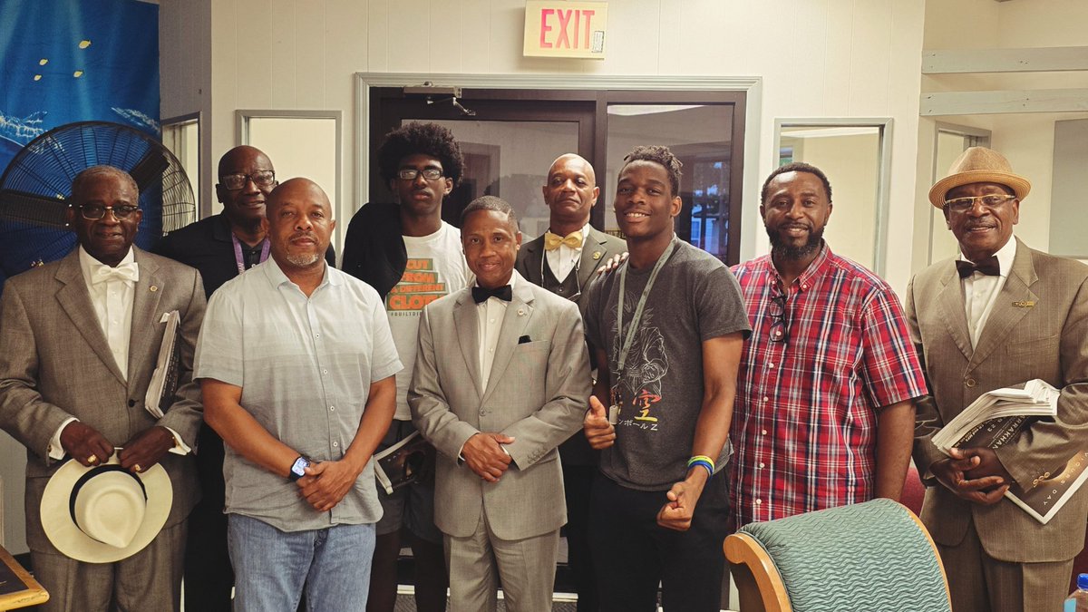 fruit_sc's tweet photo. Peace &amp; Blessings! The Mighty FOI of Muhammad Study Group of North Charleston was blessed to engage with our Brothers and our youth on this magnificent #FOIMONDAY! All Praise Is Due To Allah! https://t.co/MSAK7kAoOJ