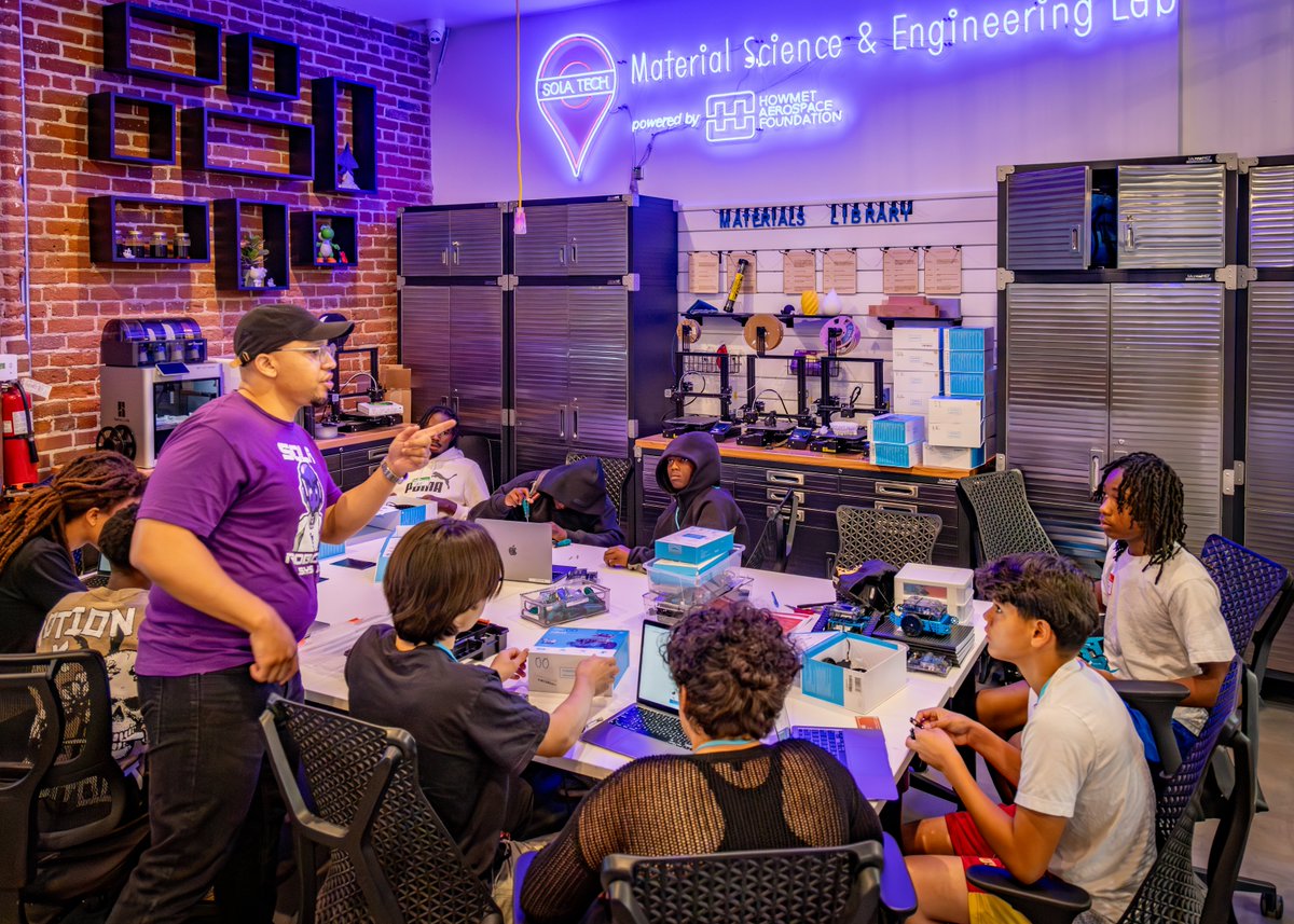 First Day of Summer Tech Camp 2025! 🎨☀️🤖
➡Still want to sign up? Secure your spot by clicking the link in our bio 🌟