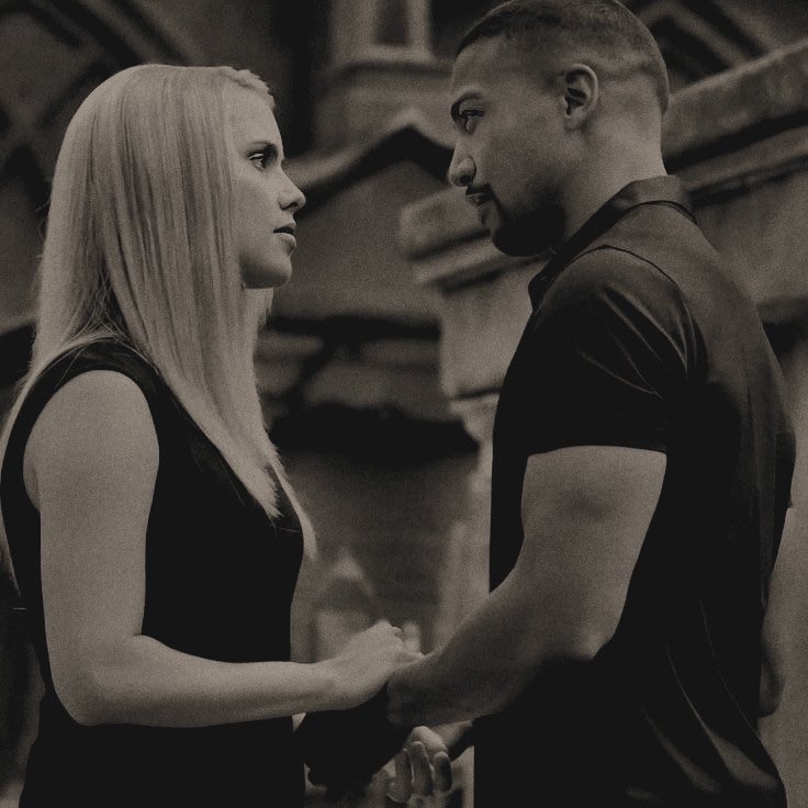 thronedarkly's tweet image. 