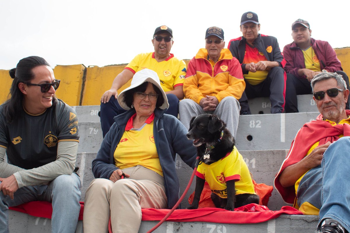 ⚽️🐶 Todos son importantes y nos motivan 😍

#SomosAucas 
#AucasNuncaJuegaSolo 

💛❤️🫂