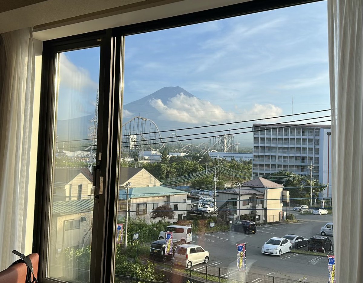 KokoMichi8's tweet photo. 富士山。
明日は、曇り雨で見えない。 https://t.co/sPlAyfbXep