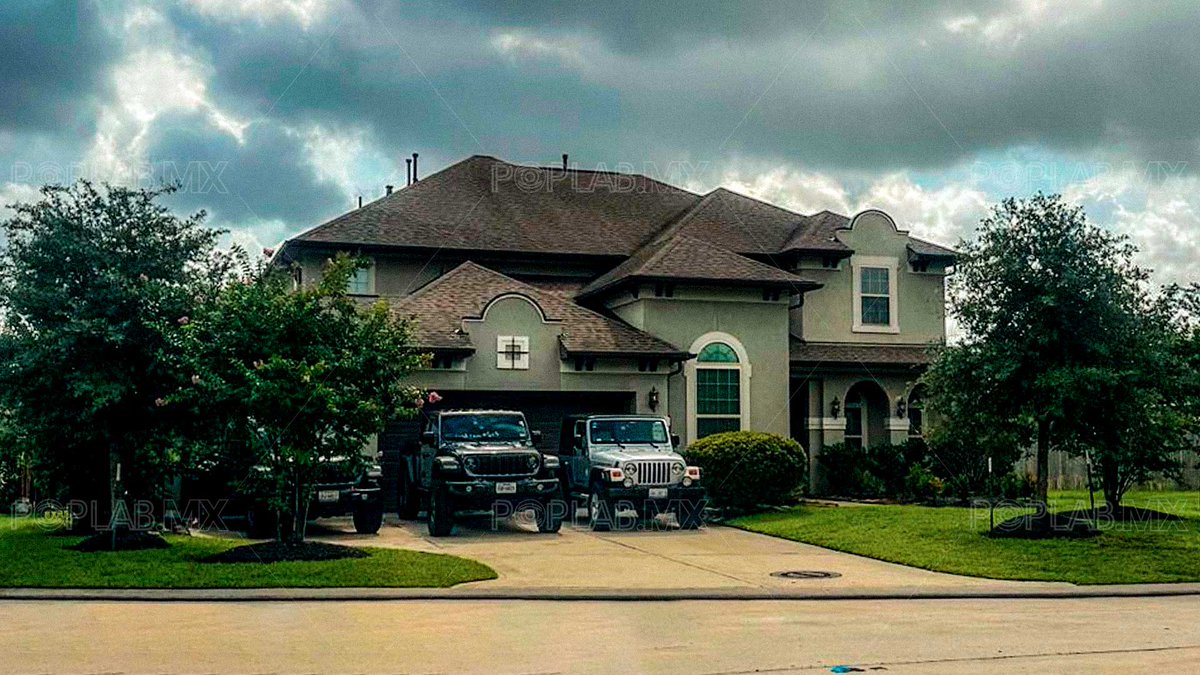 Kennia Velázquez (@kenniav) on Twitter photo 🏠 El exgobernador de Guanajuato, <a href="/diegosinhue/">Diego Sinhue Rodríguez Vallejo</a> Sinhue Rodríguez, vive en una casa de lujo en The Woodlands, Texas, valuada en un millón de dólares.
#LaCasitaDeDiegoSinhue 🏠 El exgobernador de Guanajuato, <a href="/diegosinhue/">Diego Sinhue Rodríguez Vallejo</a> Sinhue Rodríguez, vive en una casa de lujo en The Woodlands, Texas, valuada en un millón de dólares.
#LaCasitaDeDiegoSinhue