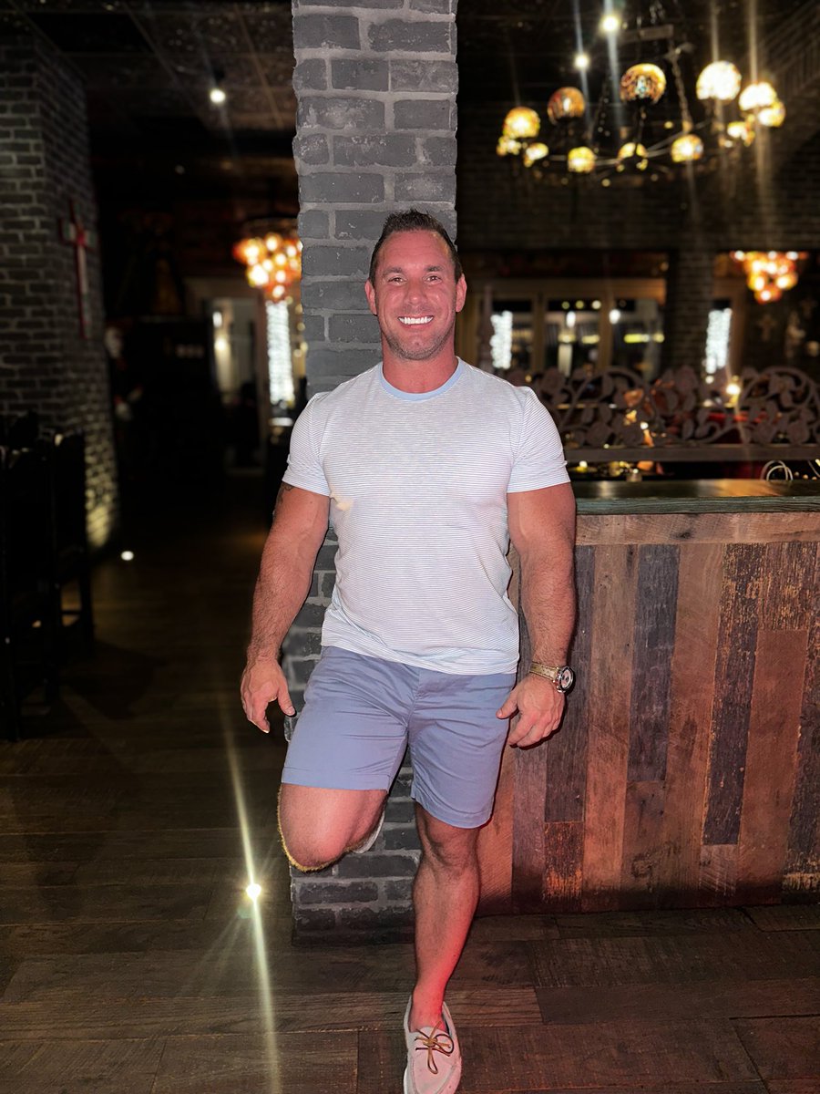 In 2024 I lost $250,000 in crypto and simultaneously ran into career challenges

Alls that happened is I lost a gf and roid raged a bit, then talked to a bunch of fat girls

It’s never over kids
It’s never over

Just gotta keep it pushing 

Here’s a pic because I’m amazing 😈