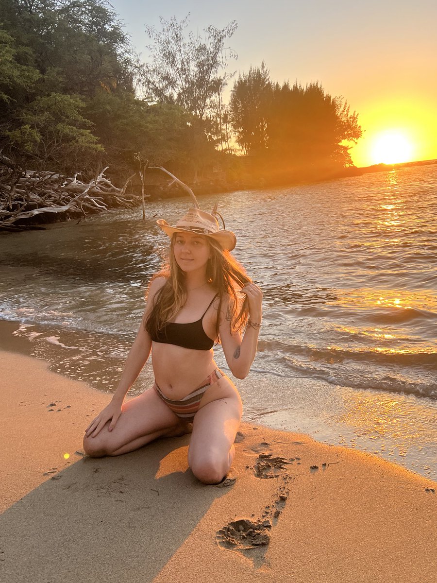 Vote to help Jade Margot win in the Picnic Party Contest on <a href="/ManyVids/">ManyVids</a> ➡️ manyvids.com//contests/5895…