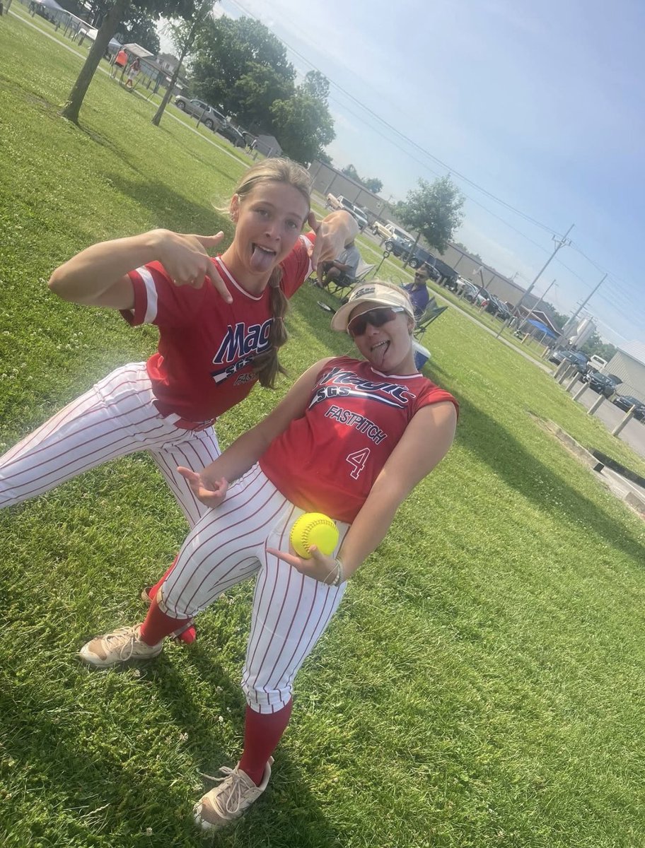 CoutcherJulia's tweet photo. This summer is going fast. We played hard this weekend and had good energy. My friend and teammate @Emmajividen hit her first HR! @ToledoSoftball @WMUSoftball @BallStateSB @OaklandSoftball @SVSUsoftball @UFOilerSoftball @TiffinUSoftball @GVSUSoftball @LourdesSoftball @AC_softball https://t.co/XhAJ6Lsv5W
