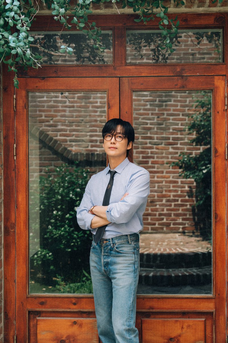 다음이를 만나고 멈춰있던 시간이
흐르기 시작한 제하✨

SBS 금토드라마 <우리영화>
☞ [금,토] 밤 9시 50분

#SBS금토드라마 #우리영화
#OurMovie #정통감성멜로
#멜로 #우리영화스틸 #스틸
#필름카메라스틸 #필름카메라
#남궁민 #전여빈 #이설 #서현우