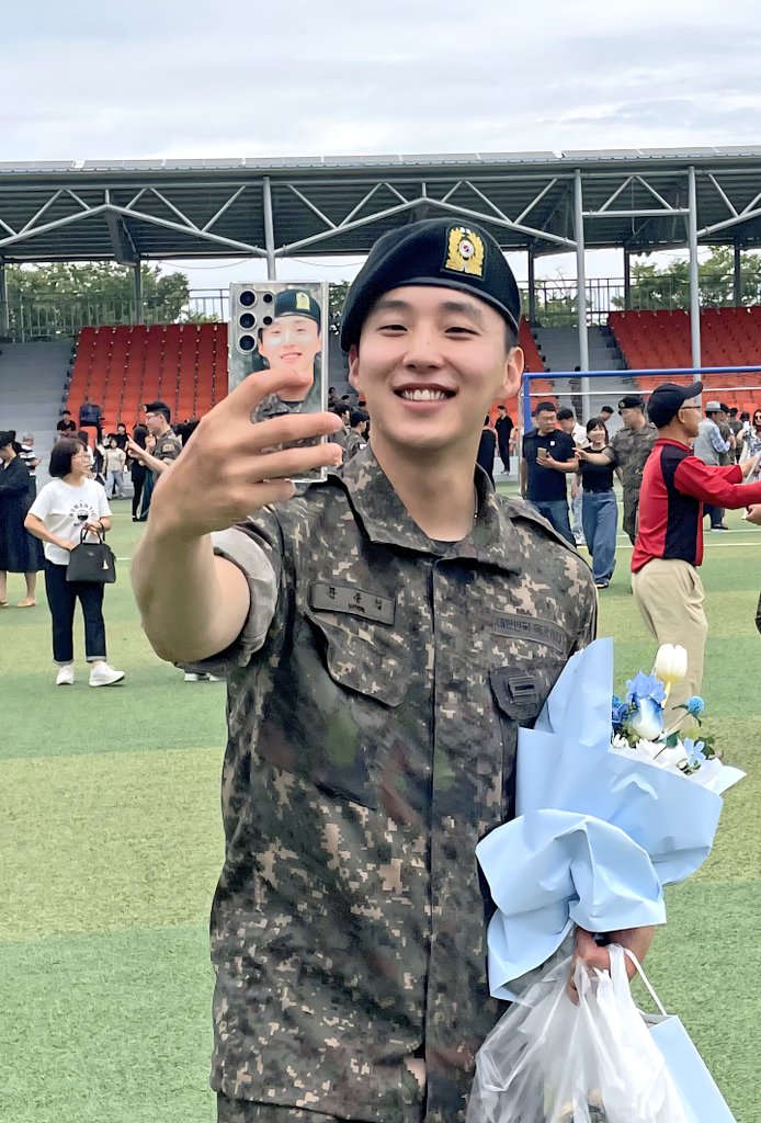 종업이가 둘이네😁
역시 좋아할 줄 알았어🖤
<a href="/april20221104/">blue🩵..</a> 사진 감사해용🫶
#문종업 #MoonJongUp